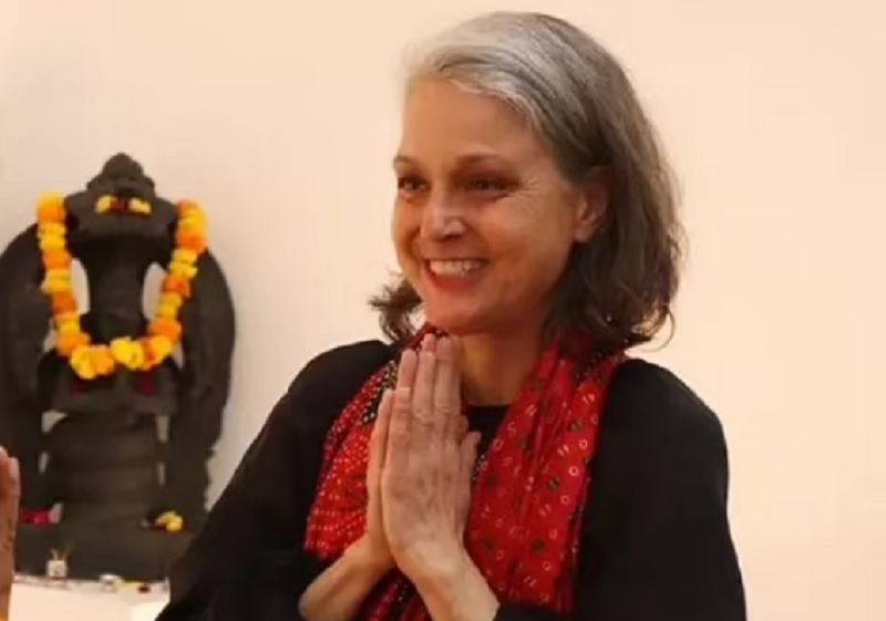 லண்டனில் வெளைக்கார YOGA ரிச்சருக்கு $15K தண்டம்: கிளாஸ் எடுக்கும் தமிர்களே ஜாக்கிரதை !