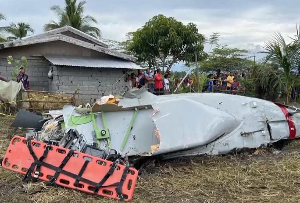 US Plane Crashes in Southern Philippines: பிலிப்பைன்ஸில் அமெரிக்க இராணுவ ஒப்பந்த விமானம் விபத்து
