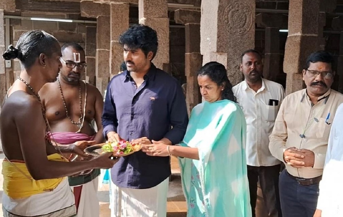 குலசாமி ஸ்தல சயன பெருமாள் கோவிலில் சிவகார்த்திகேயன் குடும்பம் !