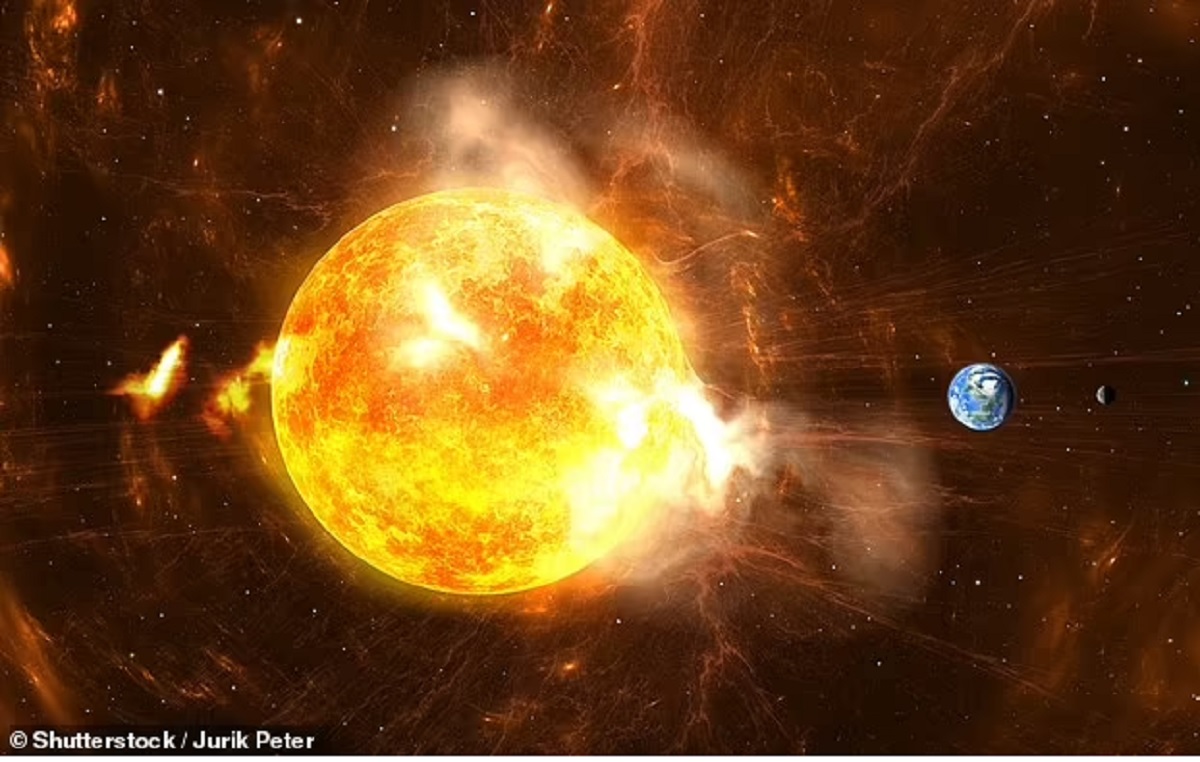Earth could be hit by 600,000 mile-wide solar eruption: 6 லட்சம் மைல் நீளம் கொண்ட சூரிய பிளாஸ்மா கதிர்கள் இன்று பூமியை நோக்கி வருகிறது !