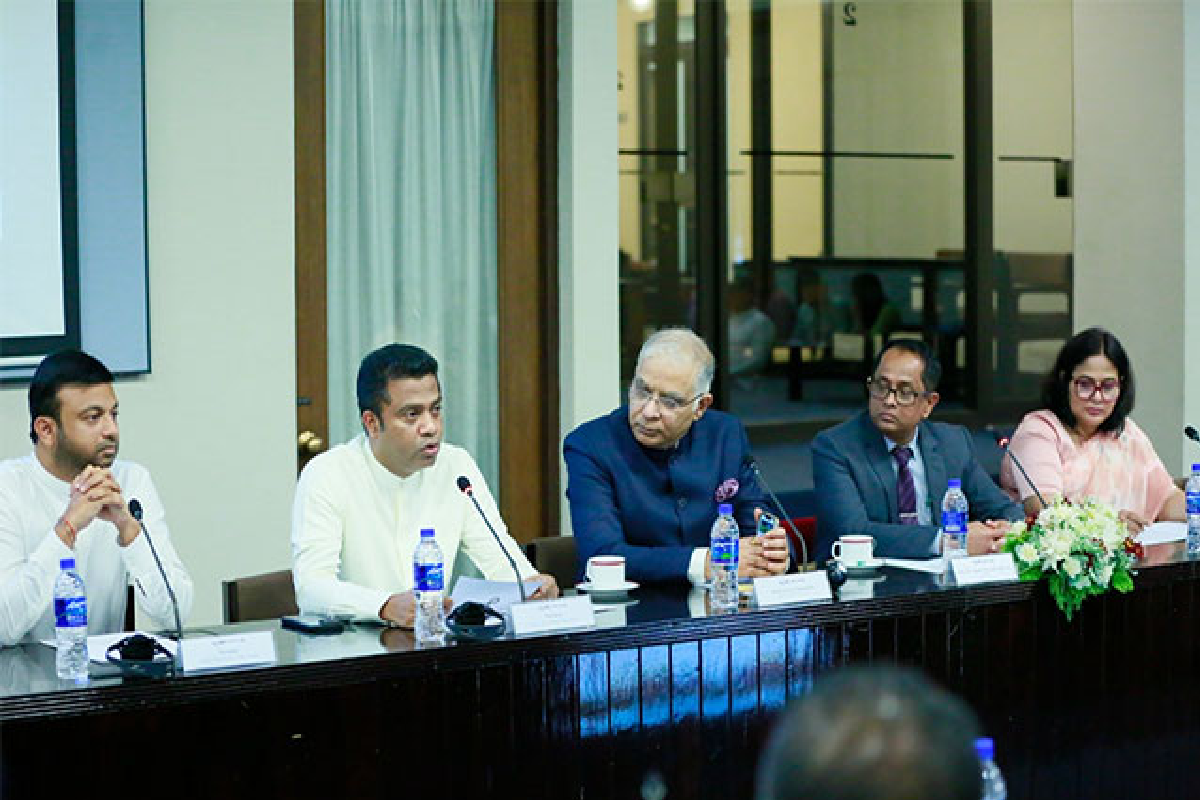 நலிந்த, பாராளுமன்ற நட்பு சங்கத்தின் தலைவராக தேர்வு பெறுகிறார்
