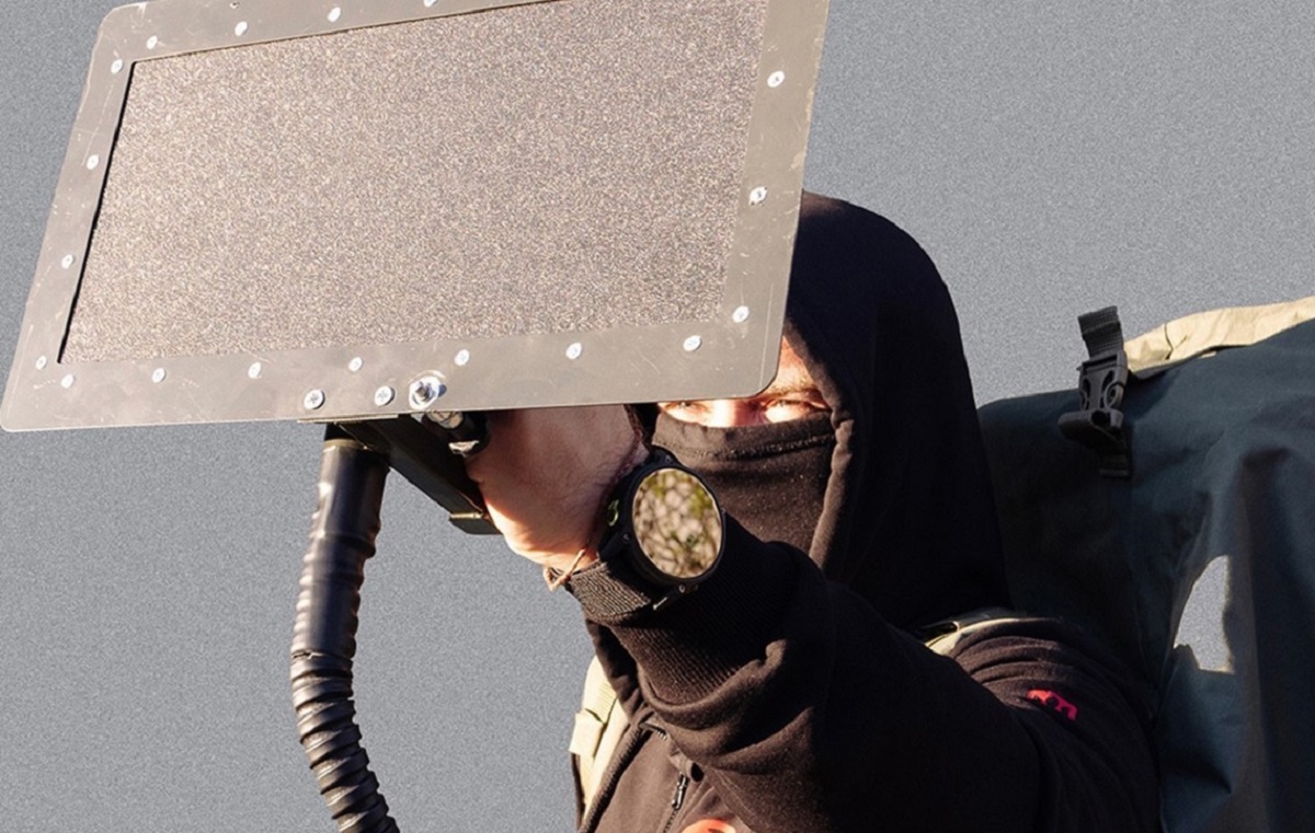 new electronic warfare system is set to help the Ukrainian military : கையில் கொண்டு செல்லக் கூடிய படு பயங்கர ஆயுதம் !